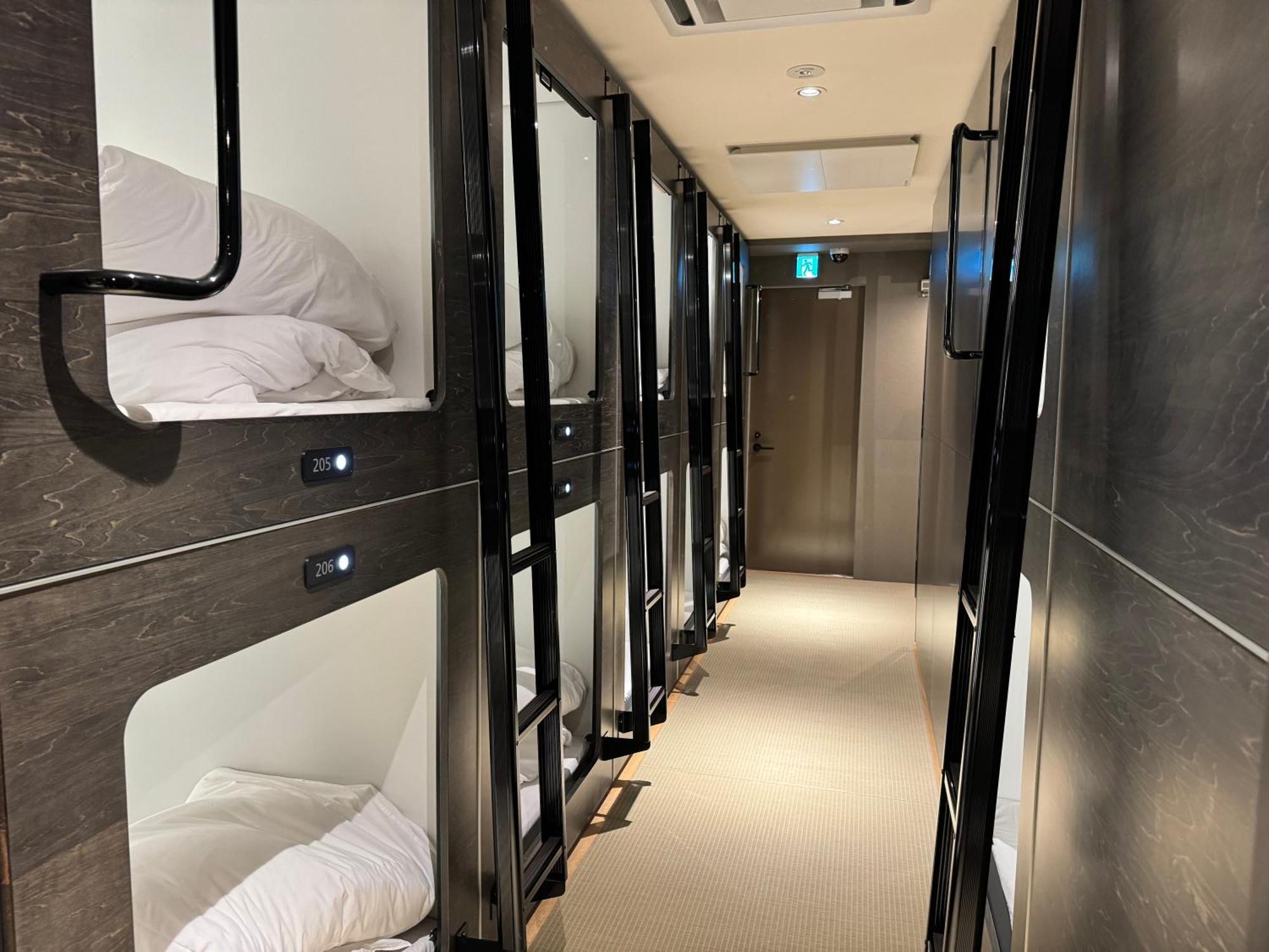 Capsule Hotel Suzumoriya Tokyo Bagian luar foto