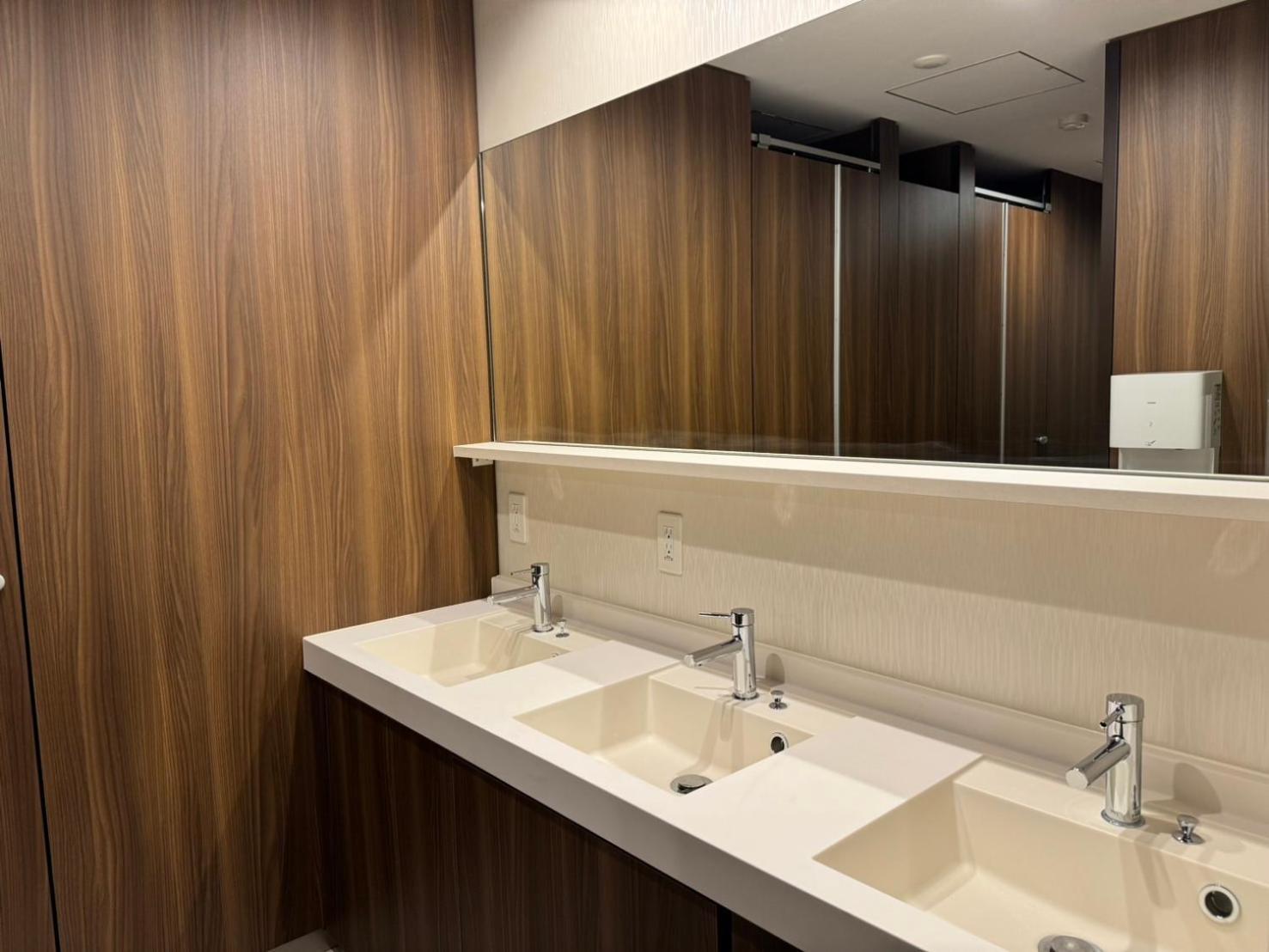 Capsule Hotel Suzumoriya Tokyo Bagian luar foto