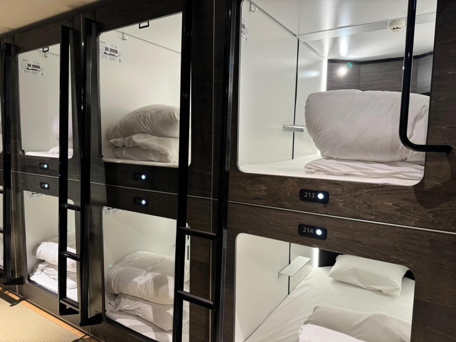Capsule Hotel Suzumoriya Tokyo Bagian luar foto